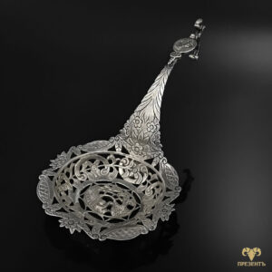 Ажурная серебряная ложечка для десертов