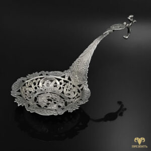 Ажурная серебряная ложечка для десертов