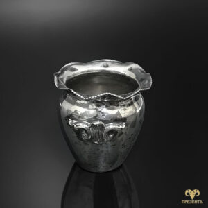 Декоративная вазочка из серебра